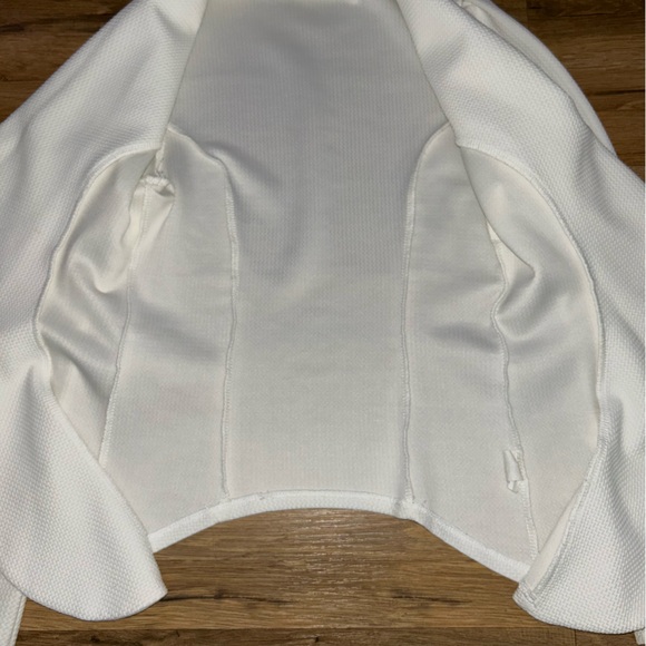 Fashion Nova white blazer - Picture 6 of 6